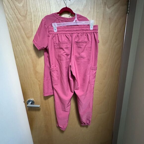 GREY'S ANATOMY PROFESSIONAL WEAR BY BARCO •EVOLVE - Picture 6 of 8